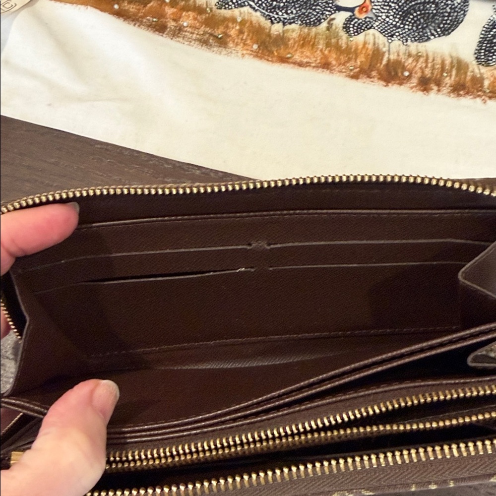 Stunning “Louis Vuitton” Brown Monogram Miniline Zip Around Wallet - Picture 9 of 10